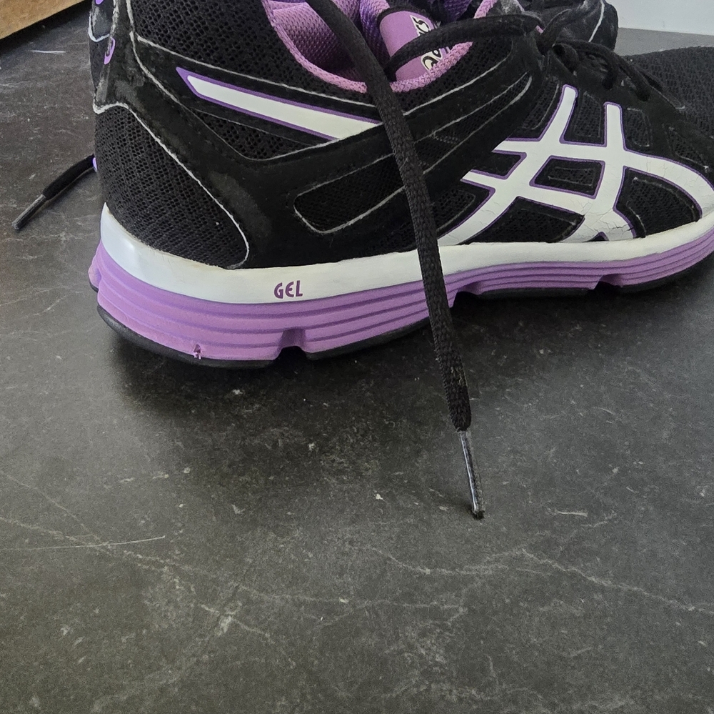 Asics - Picture 4 of 5